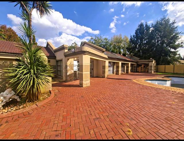 4 BEDROOM HOUSE FOR SALE IN ARCON PARK